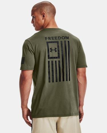 Oferta de Men's UA Freedom Flag T-Shirt por S/ 22,97 en Under Armour
